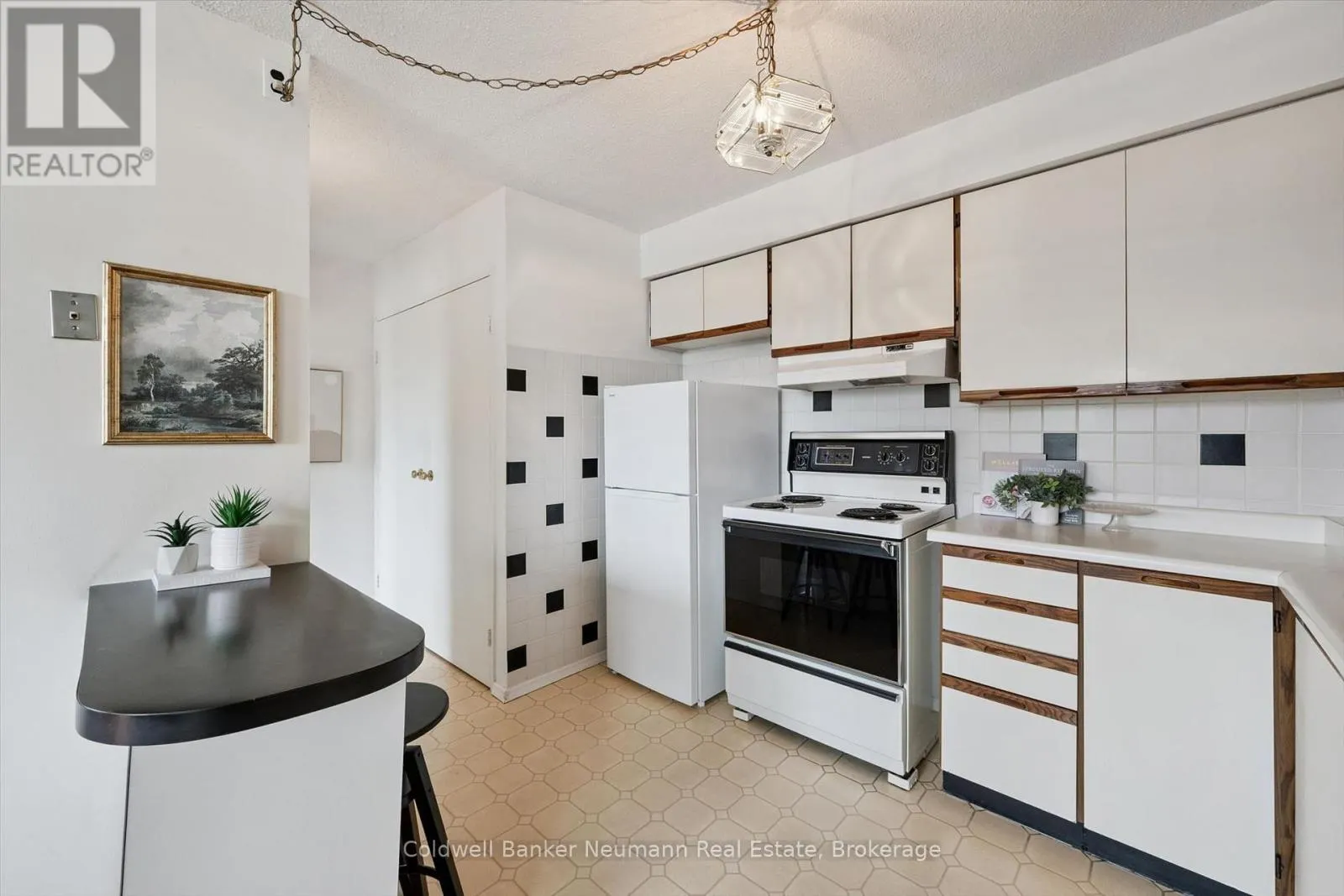405 - 93 WESTWOOD ROAD #405