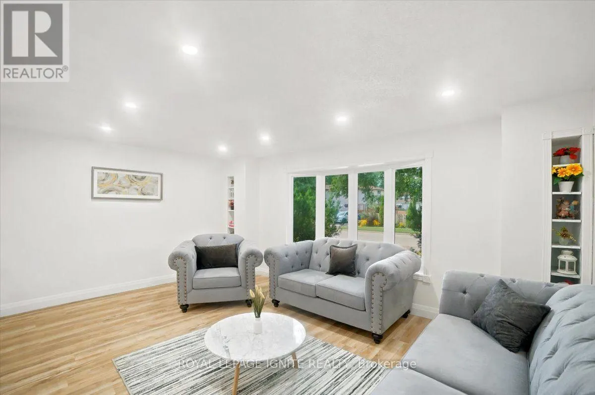 6 UPTON CRESCENT