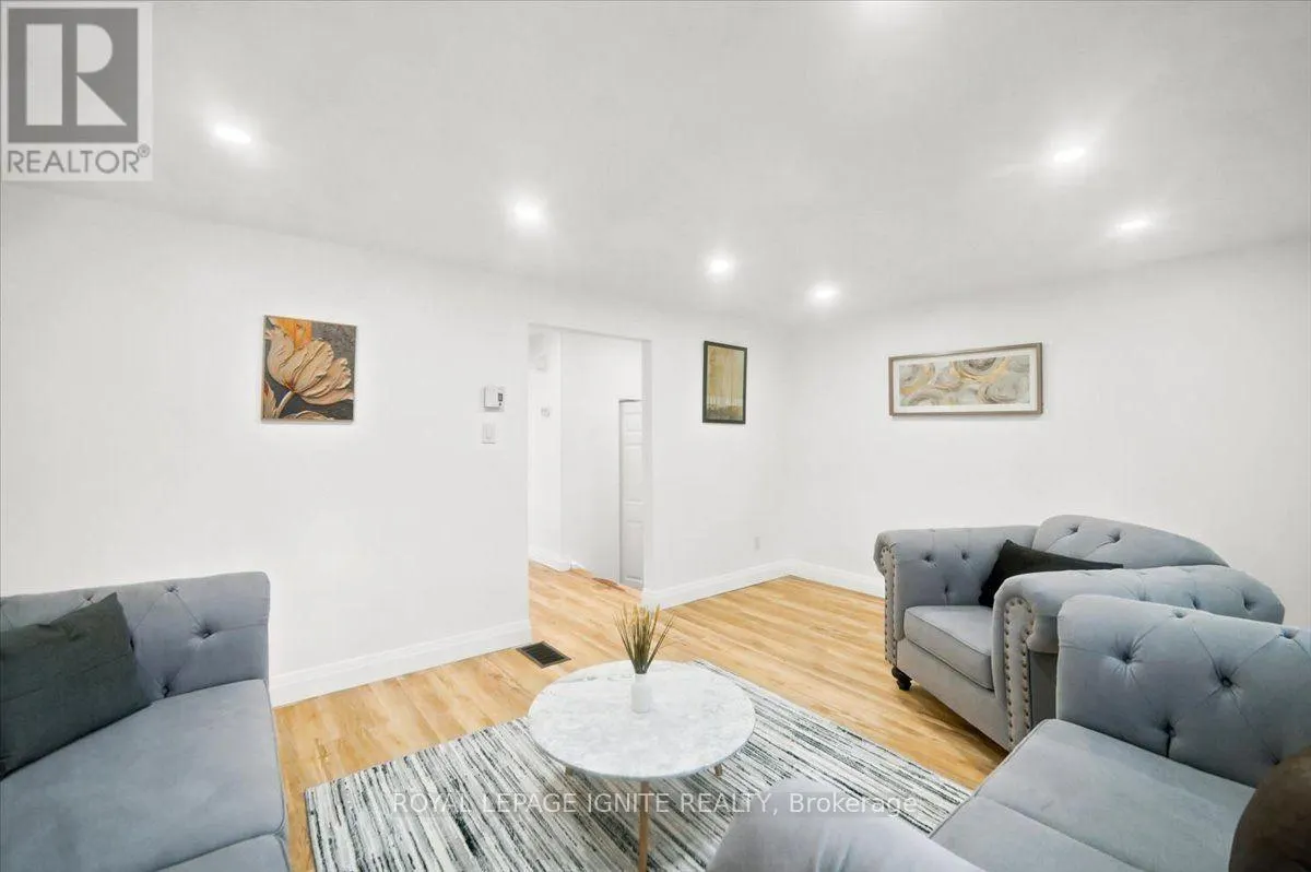 6 UPTON CRESCENT