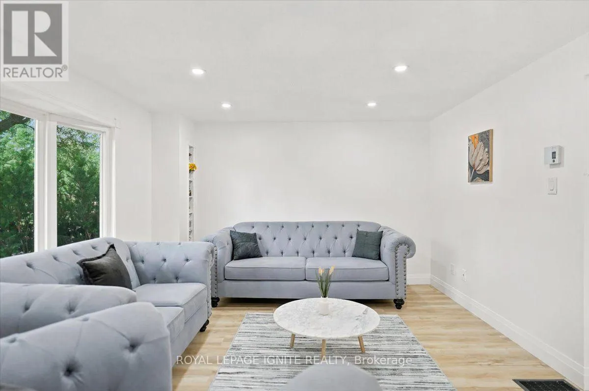 6 UPTON CRESCENT