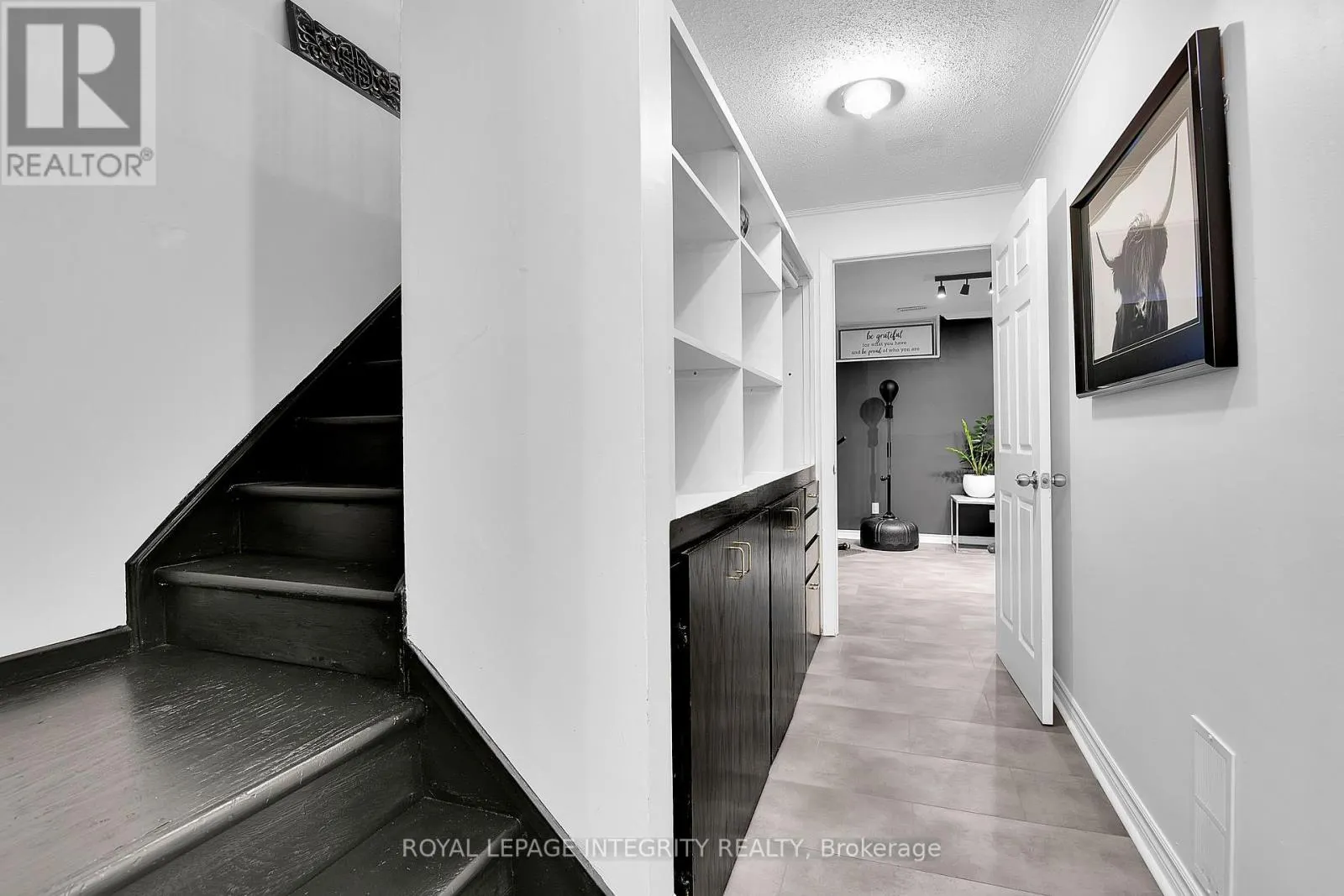 209 SHERWAY DRIVE