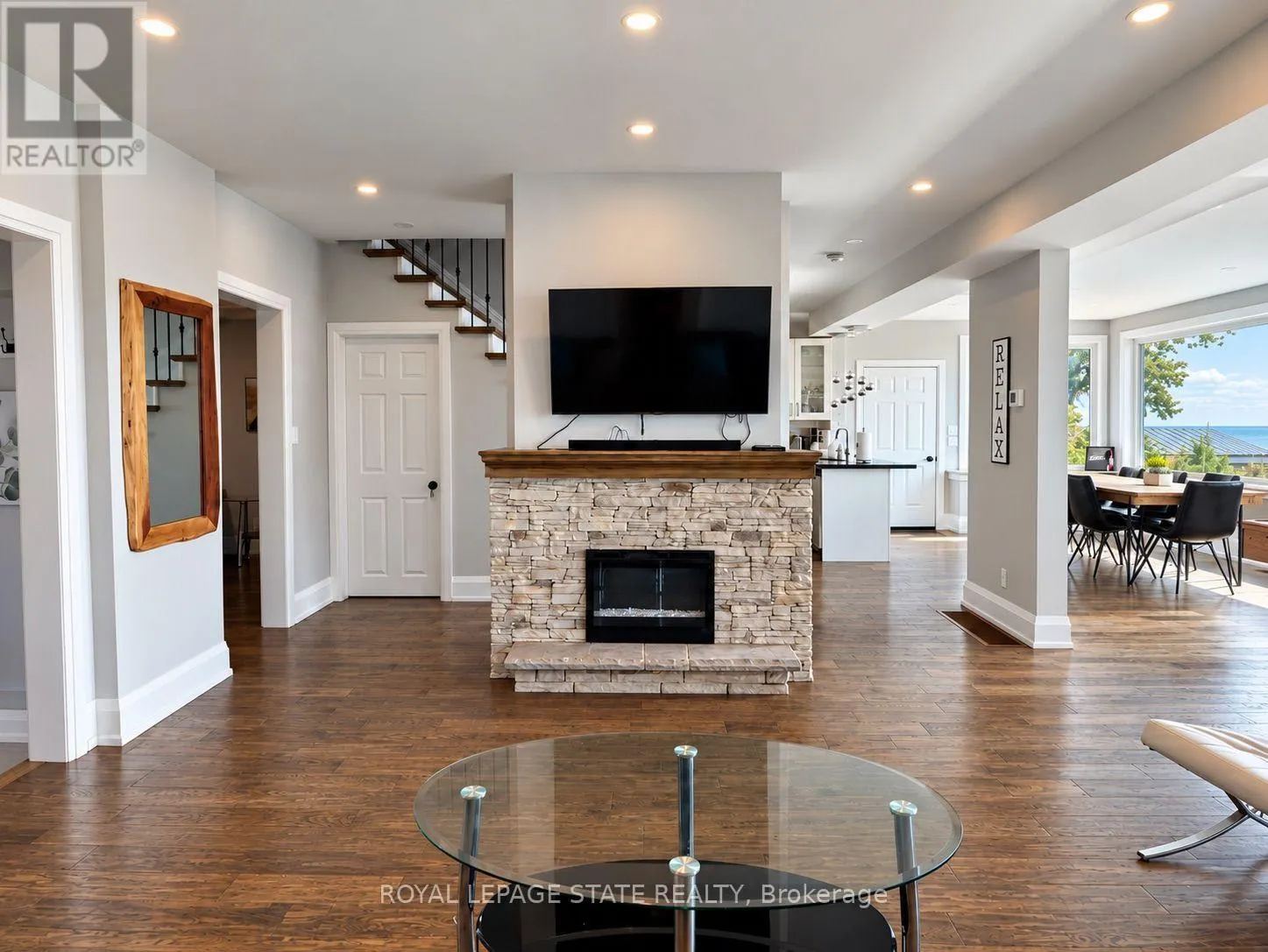 2952 NORTH SHORE DRIVE