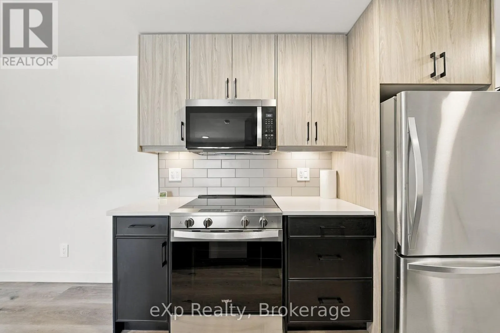 204 - 10 HILLSIDE MEADOW DRIVE #204