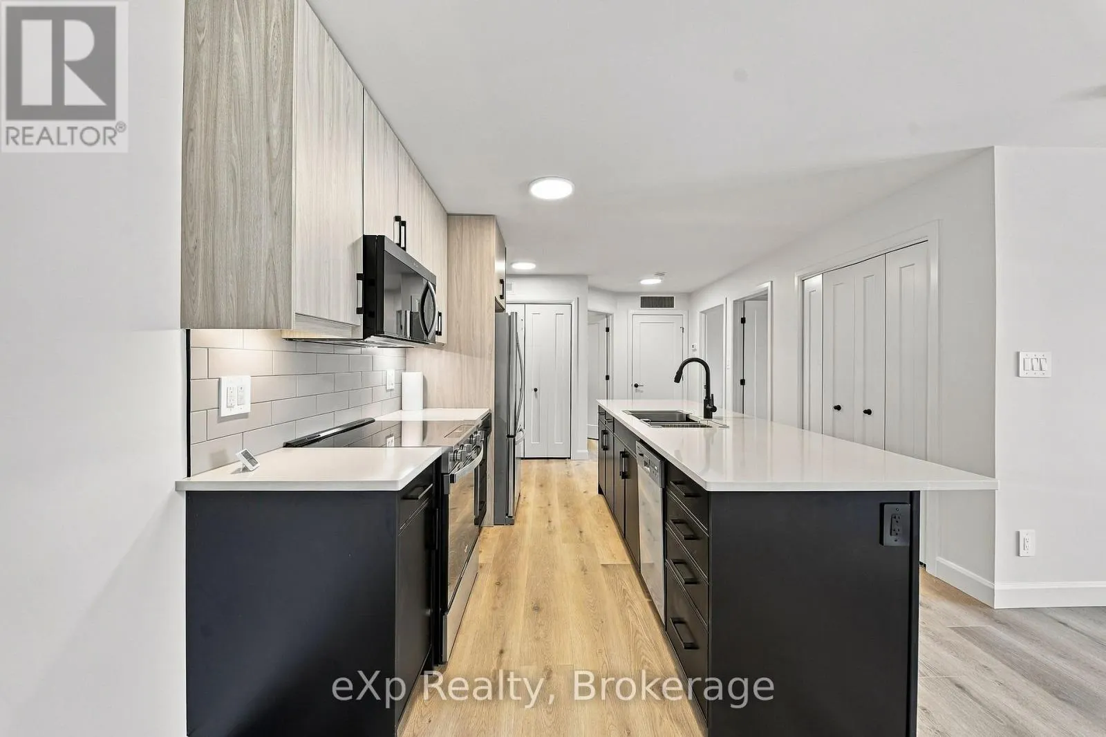 204 - 10 HILLSIDE MEADOW DRIVE #204