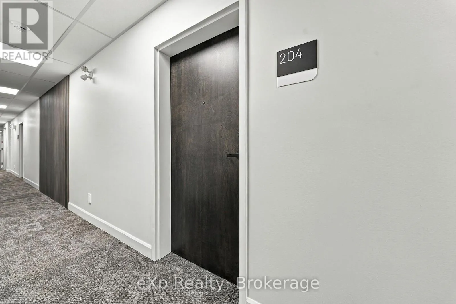 204 - 10 HILLSIDE MEADOW DRIVE #204