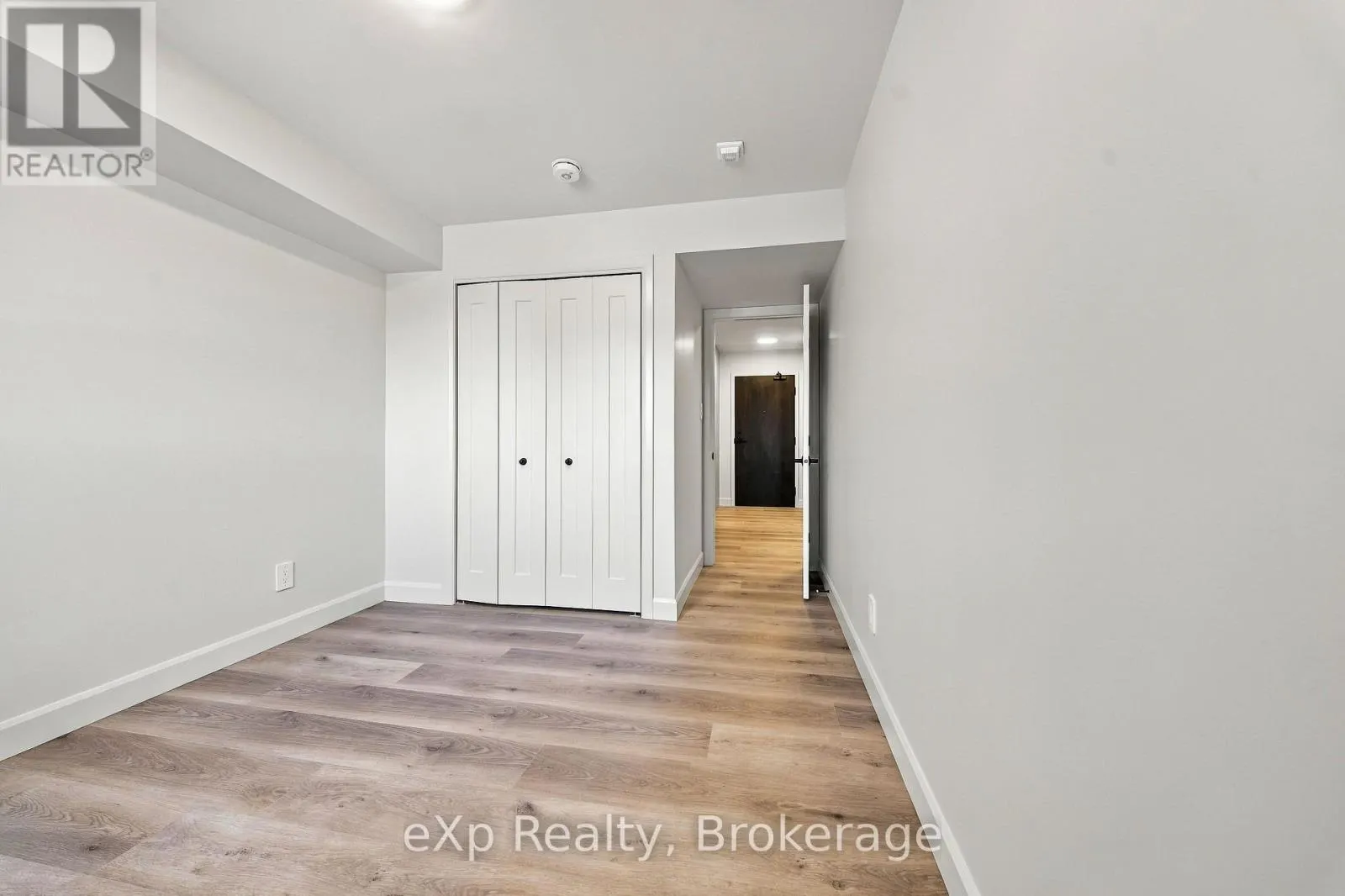204 - 10 HILLSIDE MEADOW DRIVE #204