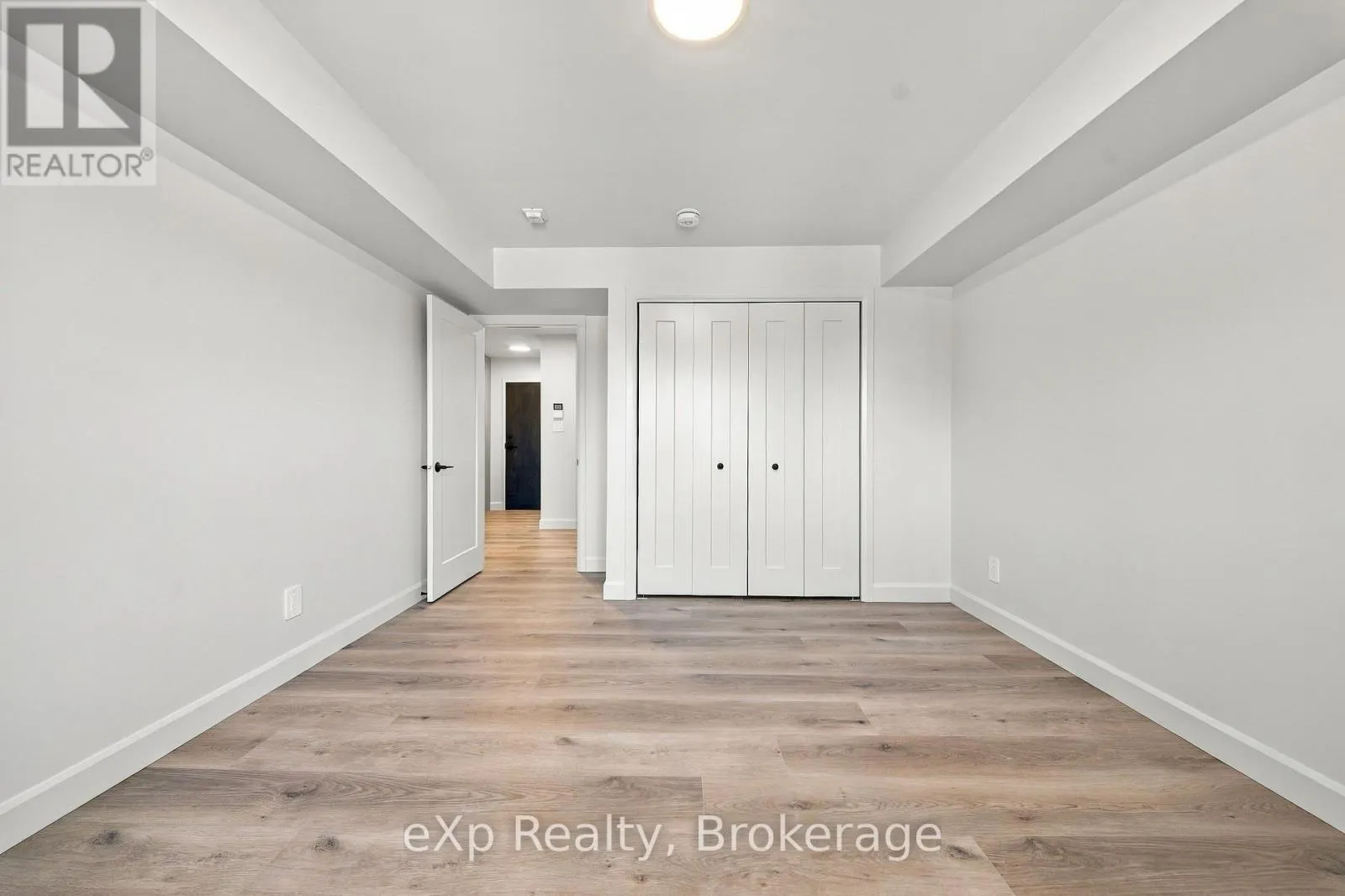 204 - 10 HILLSIDE MEADOW DRIVE #204