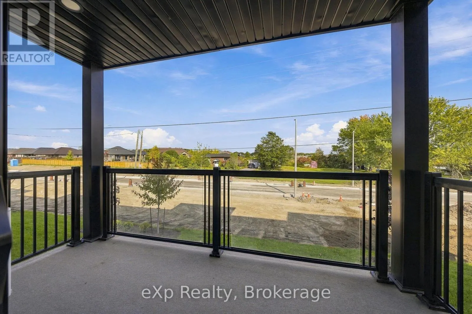 204 - 10 HILLSIDE MEADOW DRIVE #204