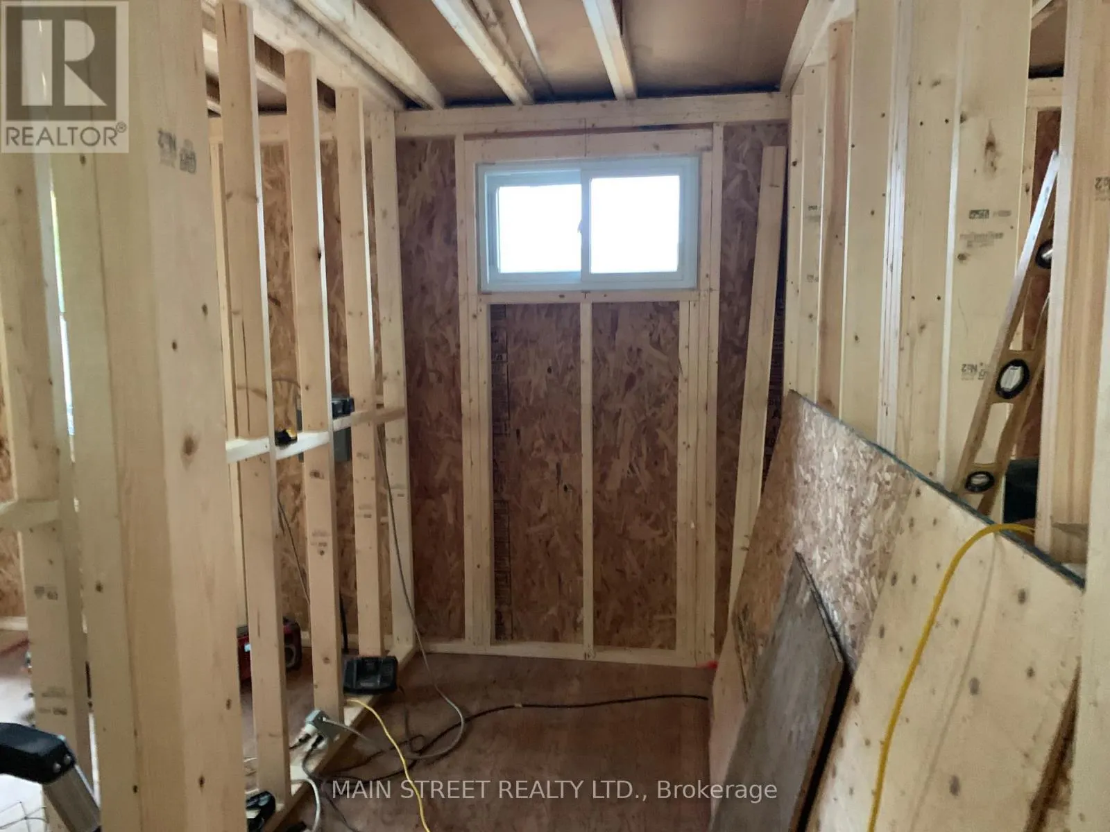 22 - 1007 RACOON ROAD