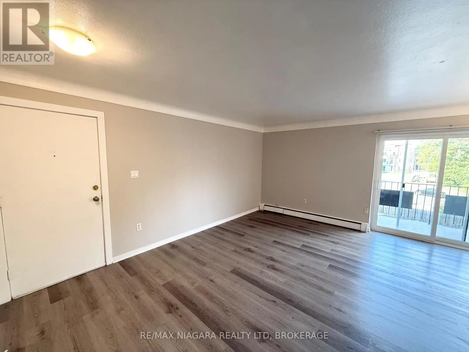 8 - 286 VINE STREET #8
