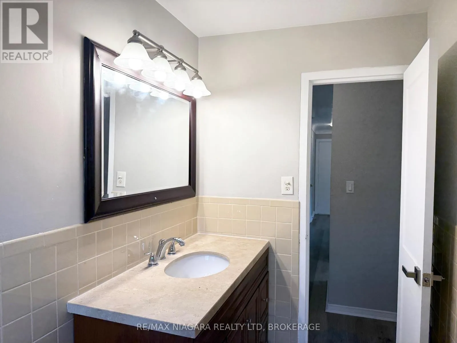 8 - 286 VINE STREET #8