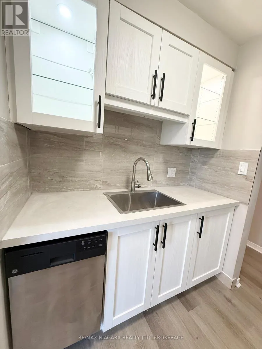8 - 286 VINE STREET #8