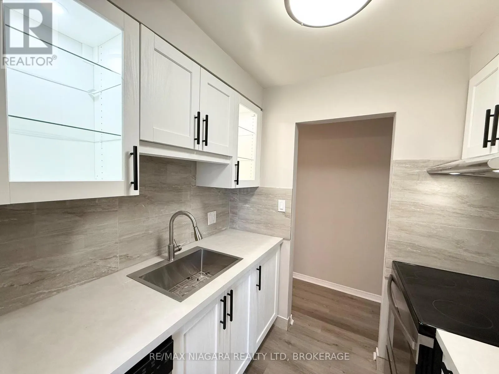 8 - 286 VINE STREET #8