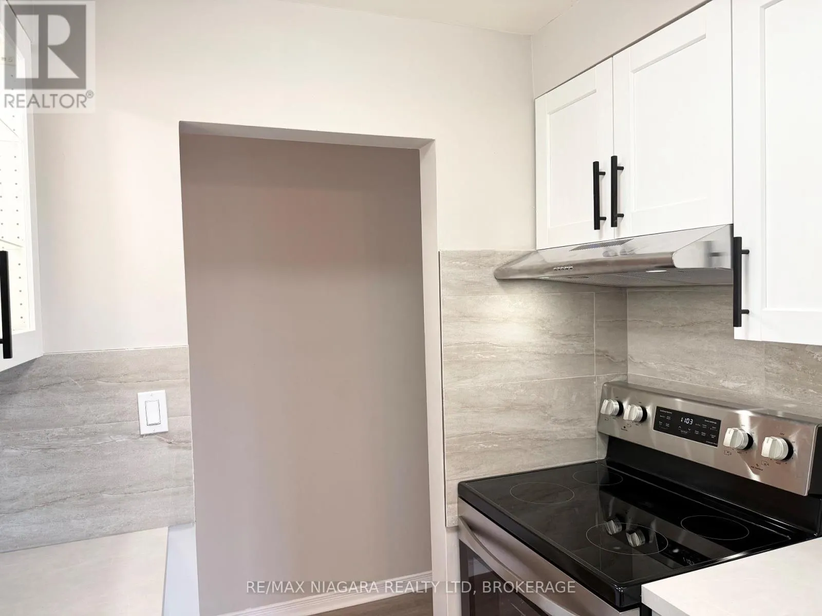 8 - 286 VINE STREET #8