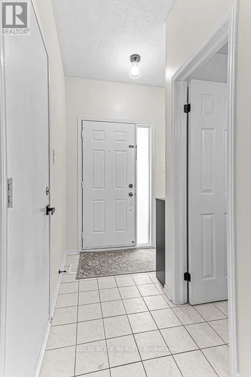 49 LONGSHIRE CIRCLE