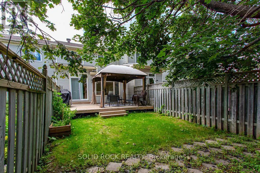 49 LONGSHIRE CIRCLE