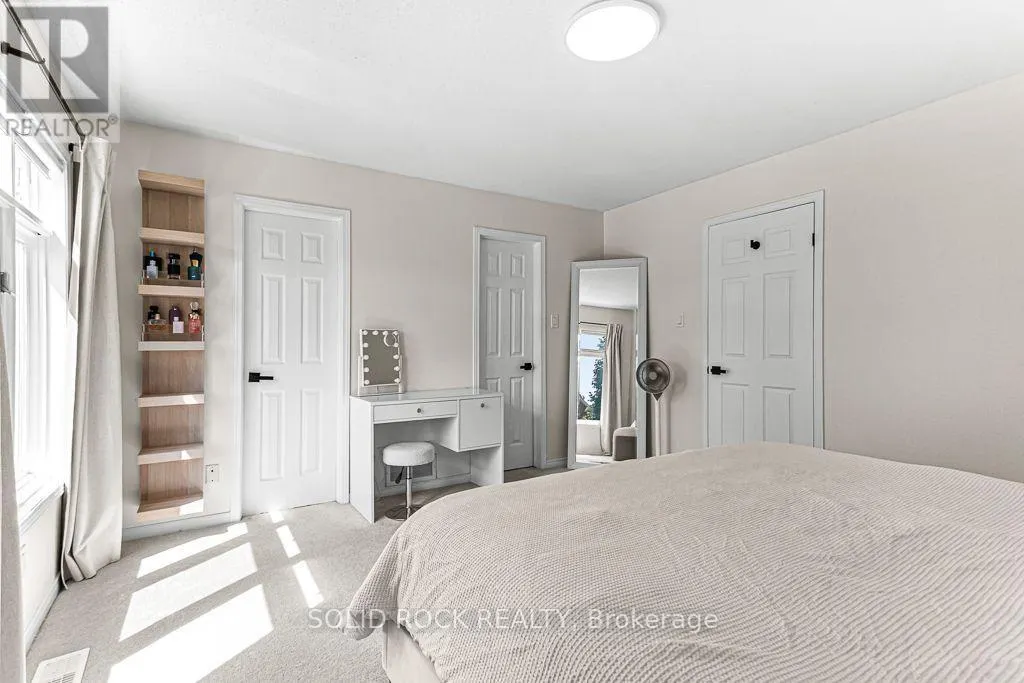 49 LONGSHIRE CIRCLE