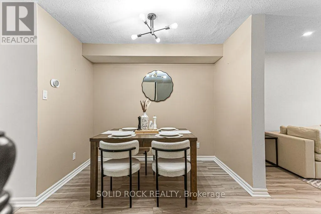49 LONGSHIRE CIRCLE