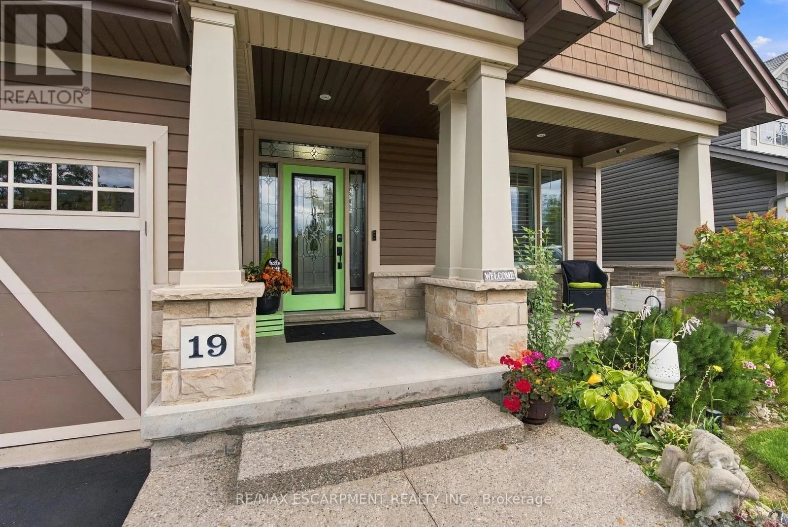 19 BROOKSIDE TERRACE