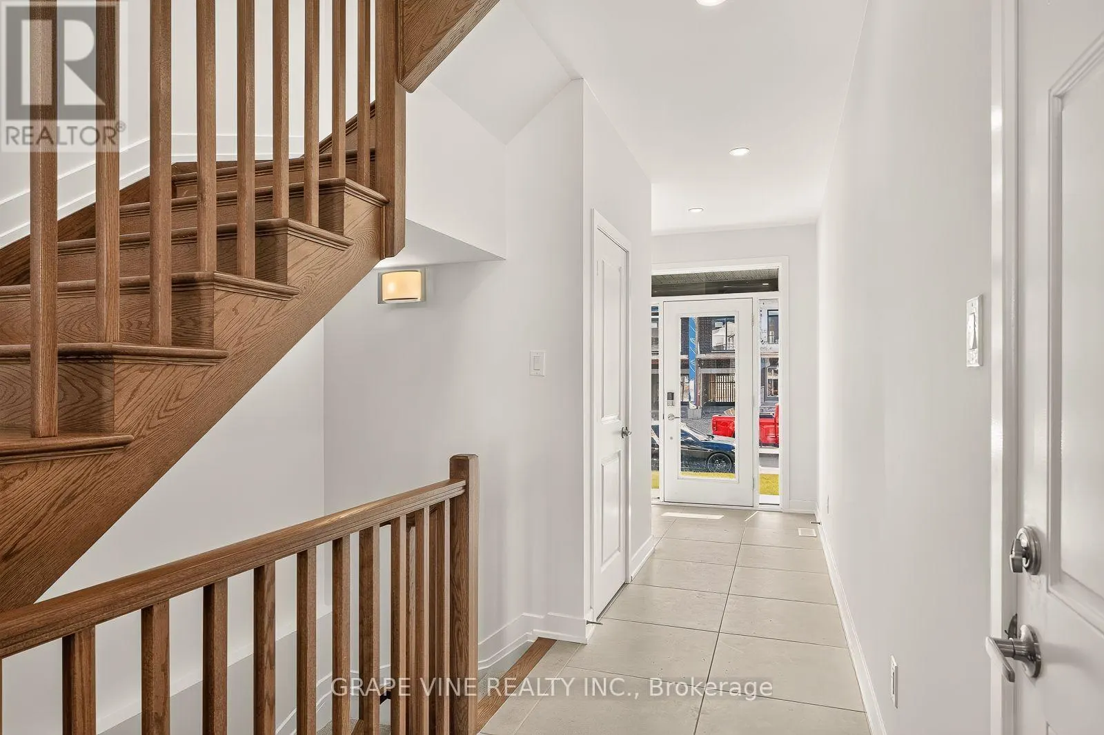 738 CAMINAR TERRACE