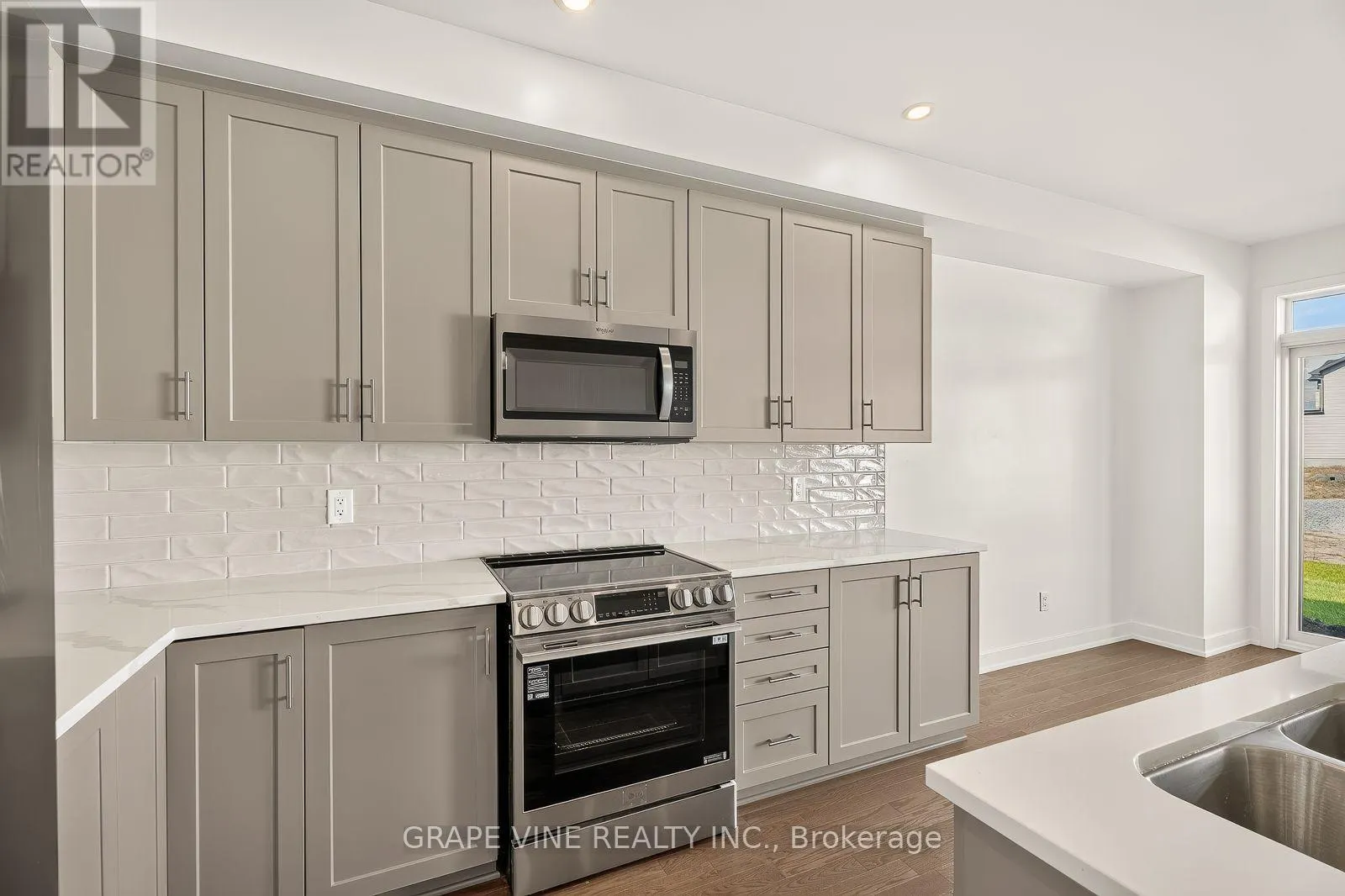 738 CAMINAR TERRACE