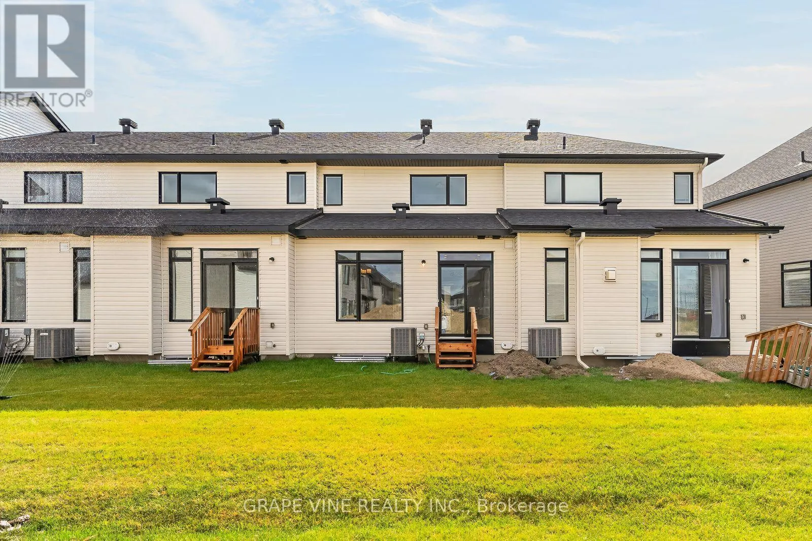 738 CAMINAR TERRACE
