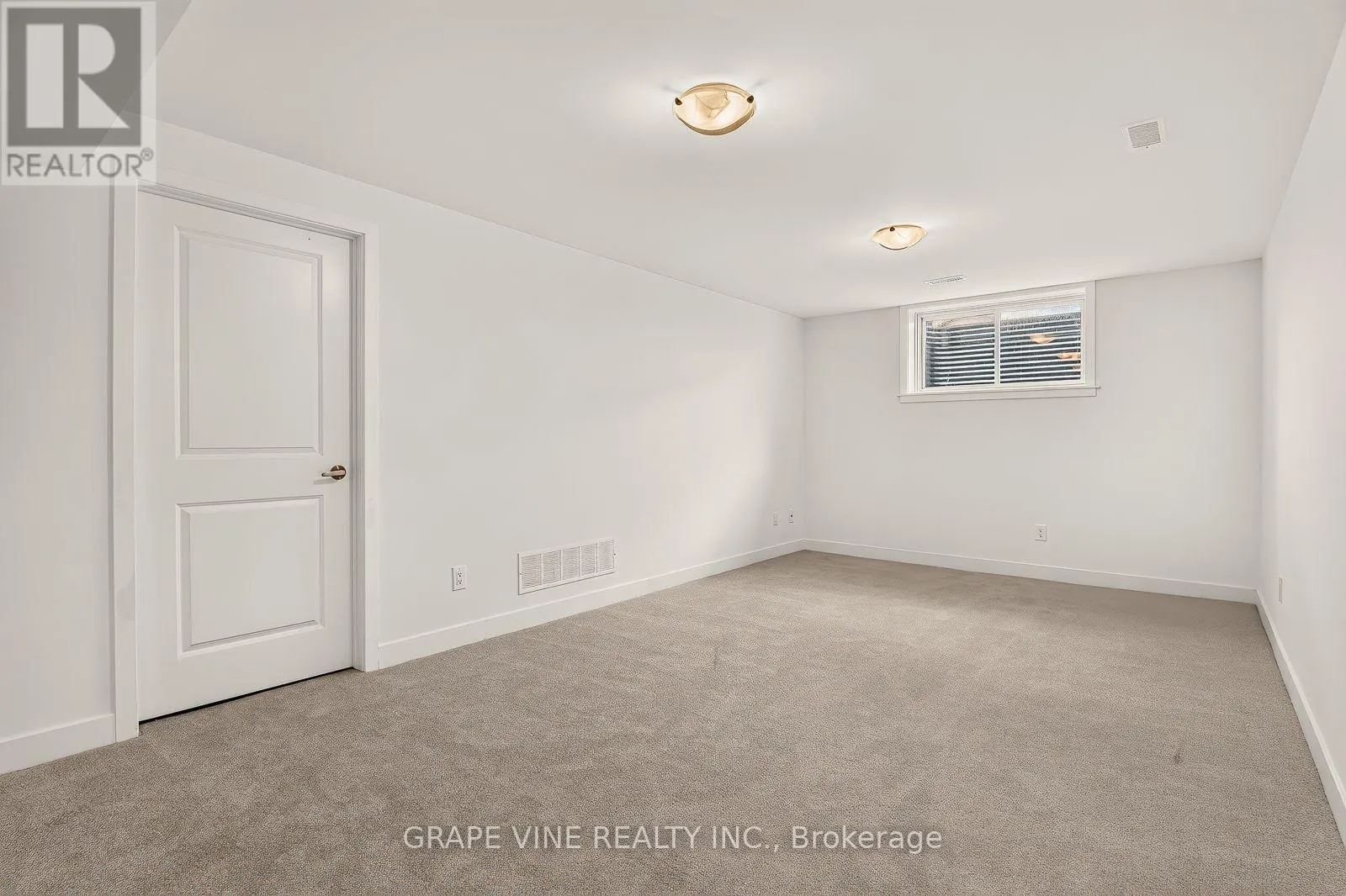738 CAMINAR TERRACE