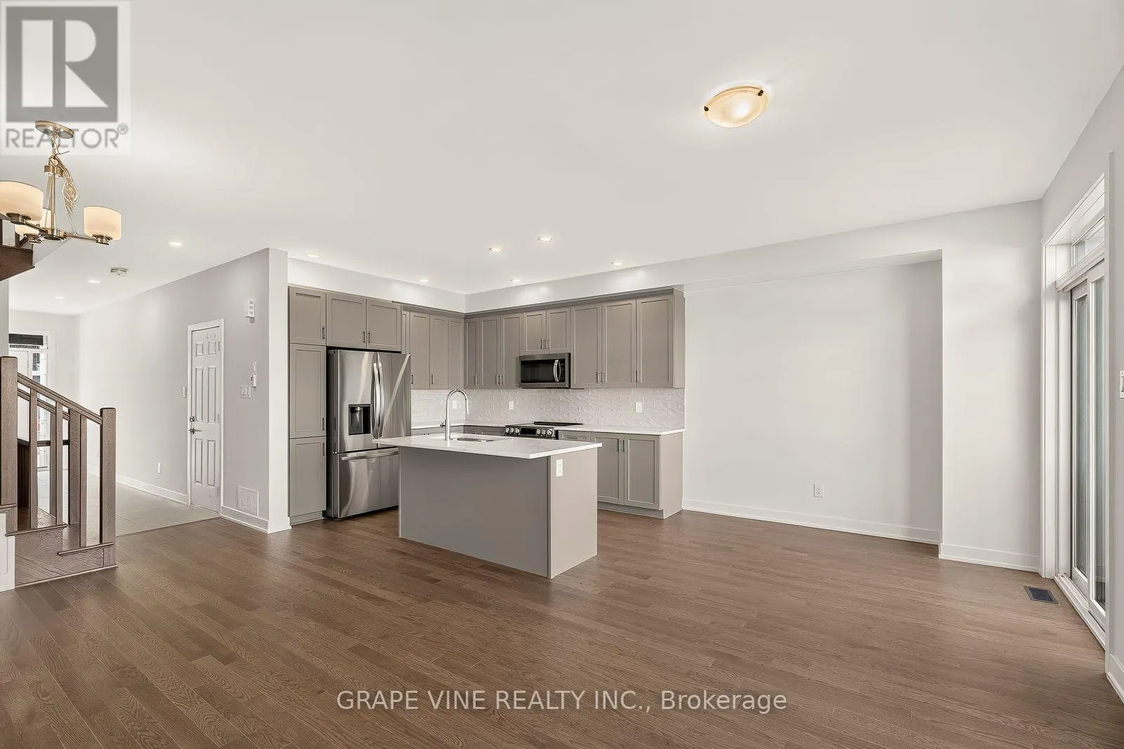 738 CAMINAR TERRACE