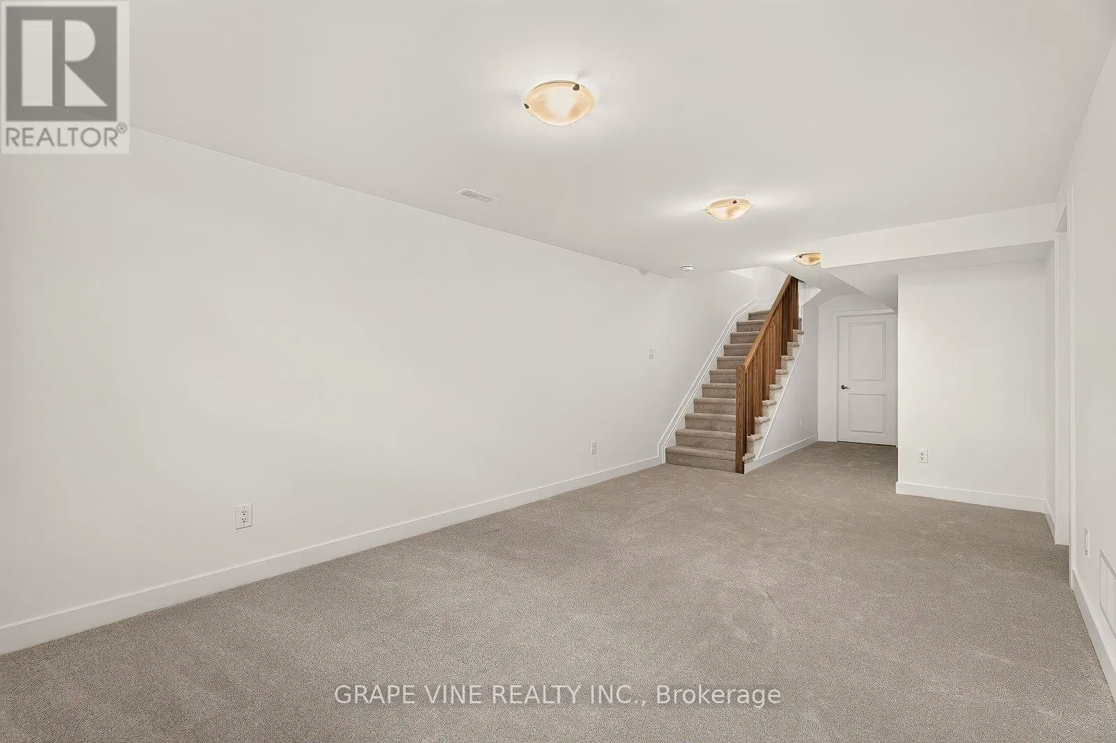 738 CAMINAR TERRACE