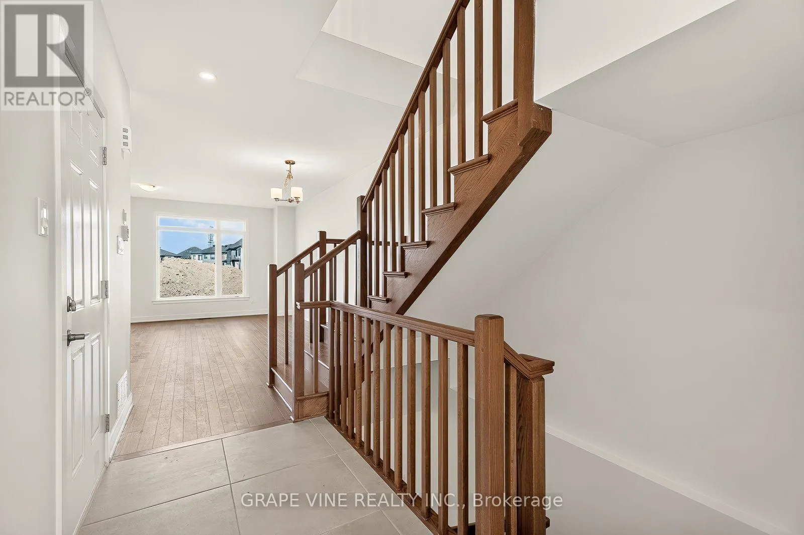 738 CAMINAR TERRACE