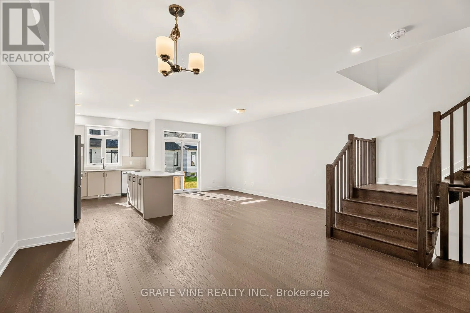 76 SAN FELICE CIRCLE