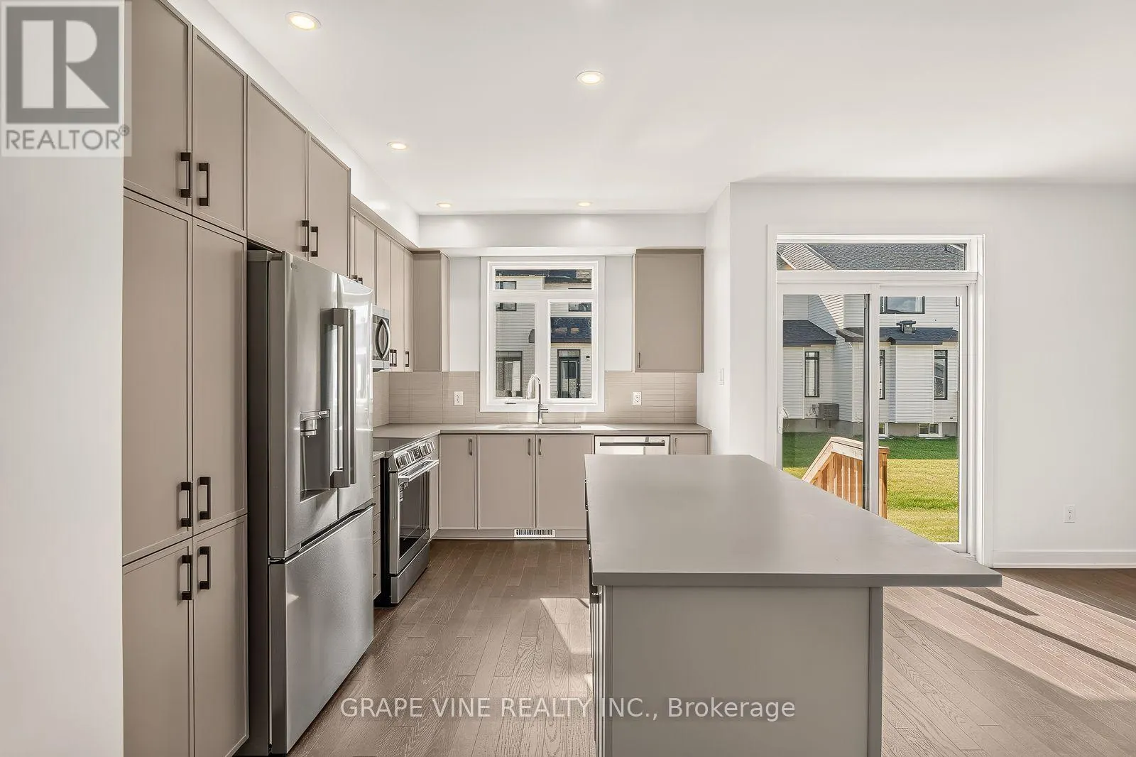 76 SAN FELICE CIRCLE