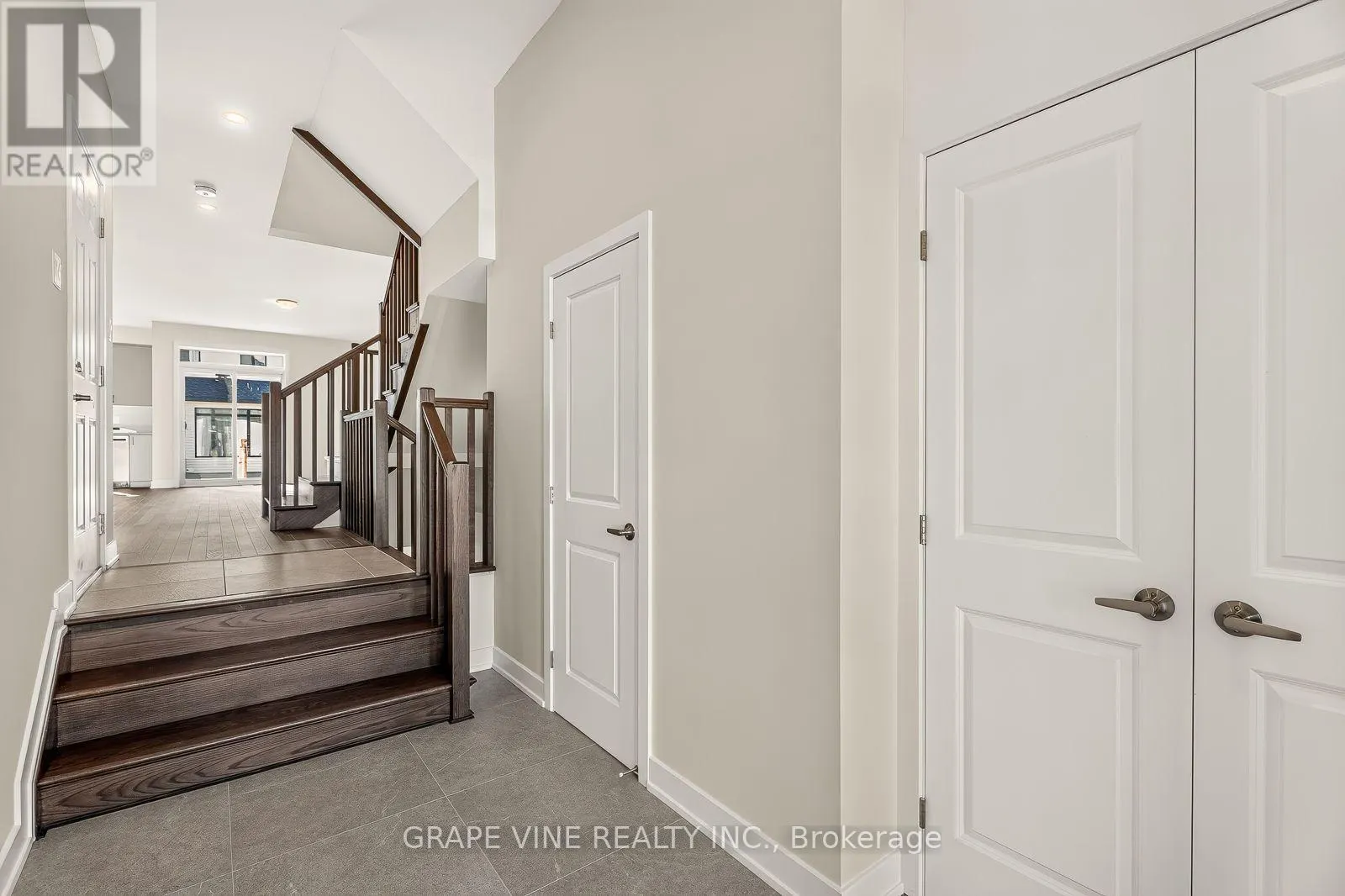 76 SAN FELICE CIRCLE
