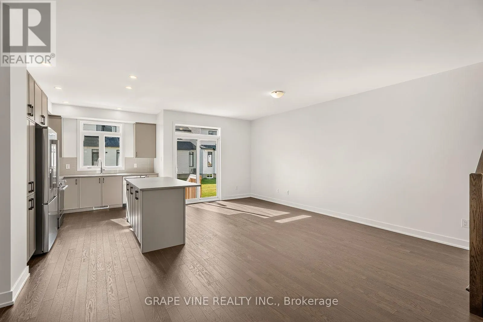76 SAN FELICE CIRCLE