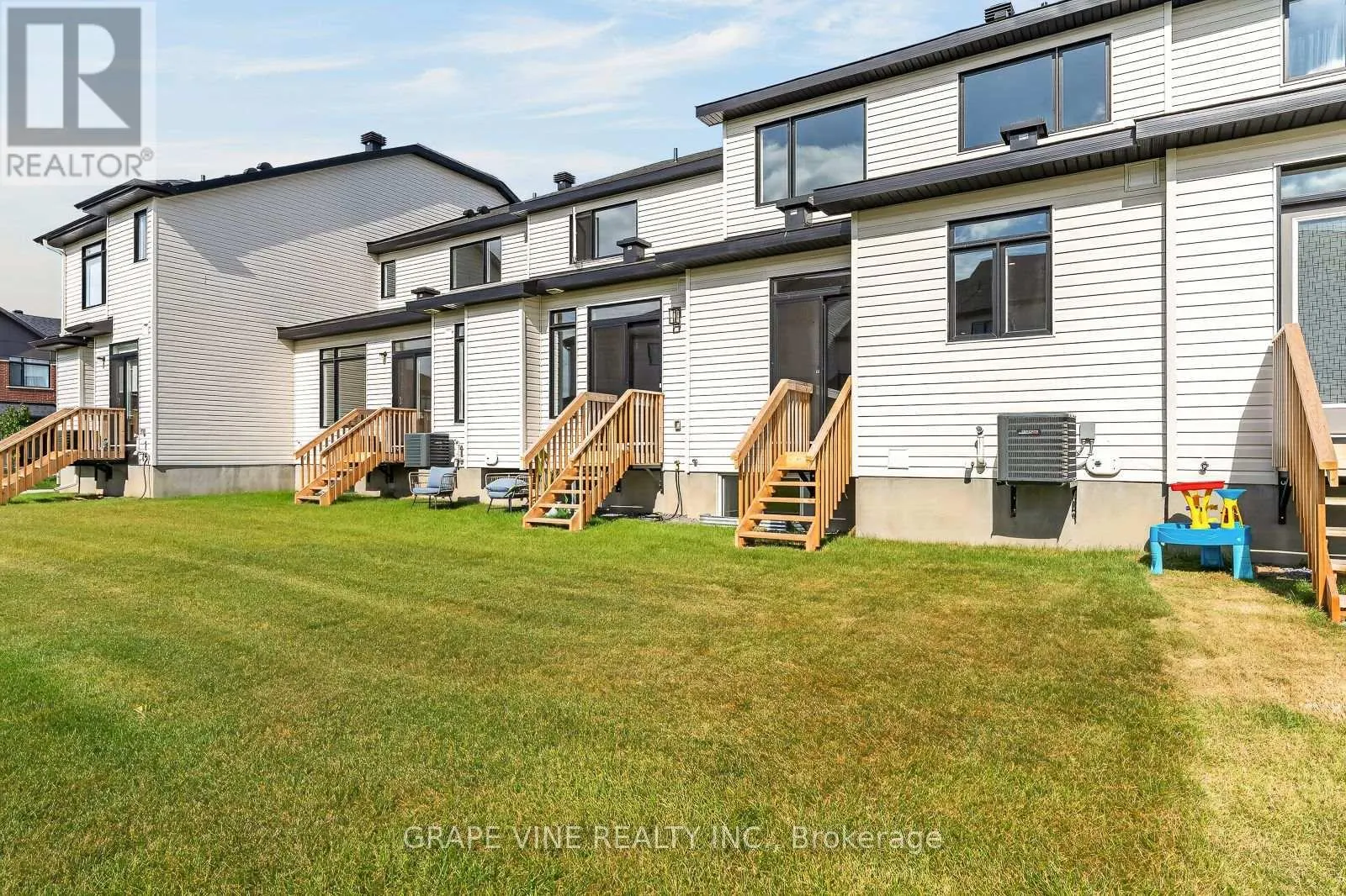 76 SAN FELICE CIRCLE