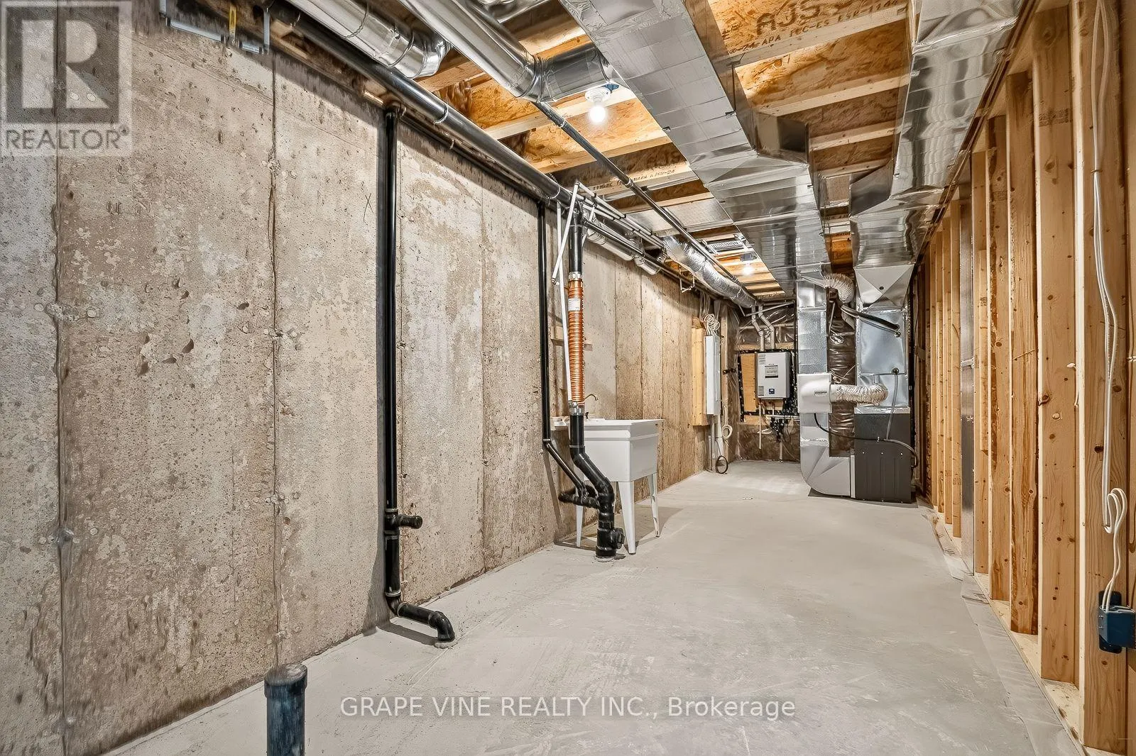 76 SAN FELICE CIRCLE