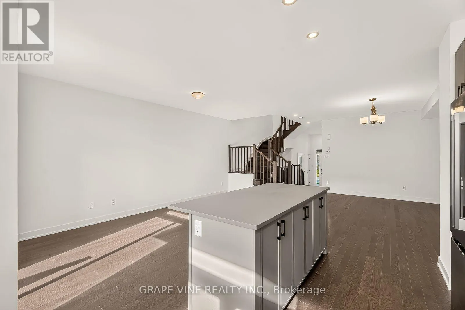 76 SAN FELICE CIRCLE