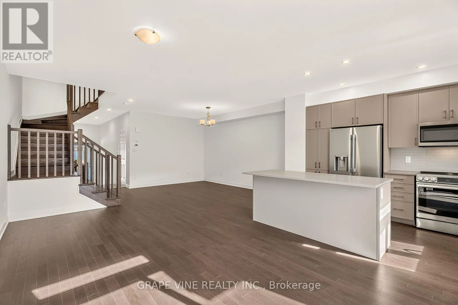 76 SAN FELICE CIRCLE