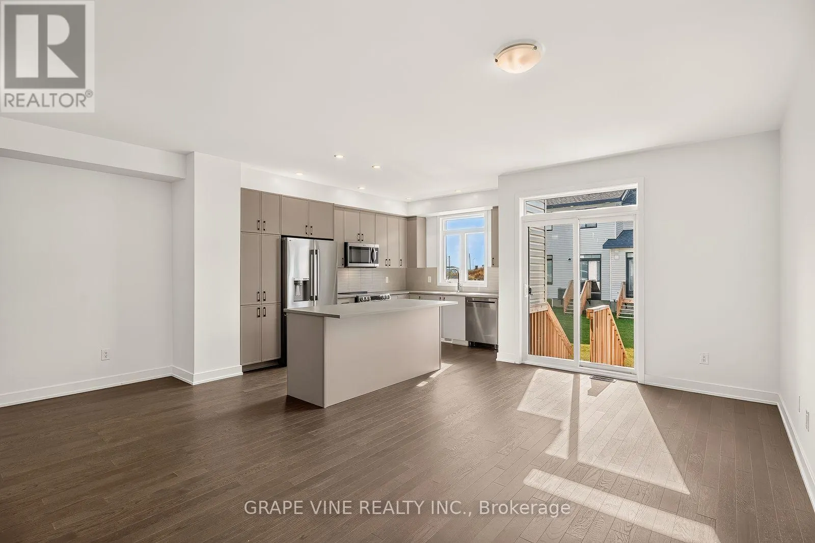 76 SAN FELICE CIRCLE