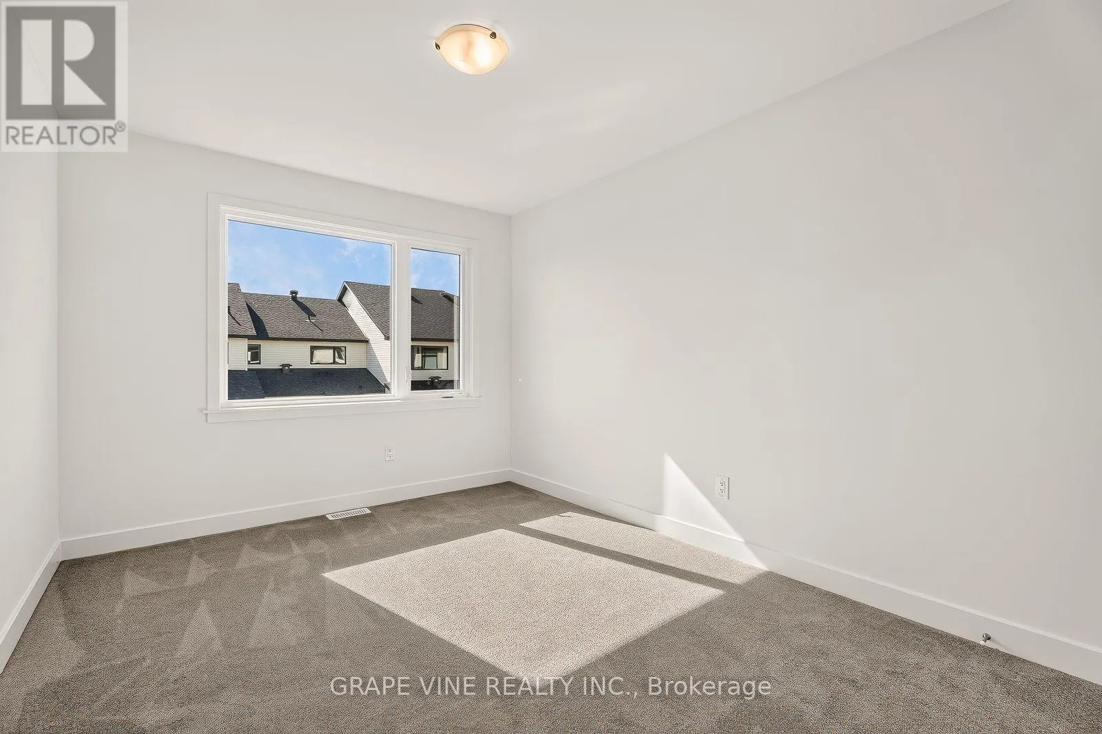 76 SAN FELICE CIRCLE