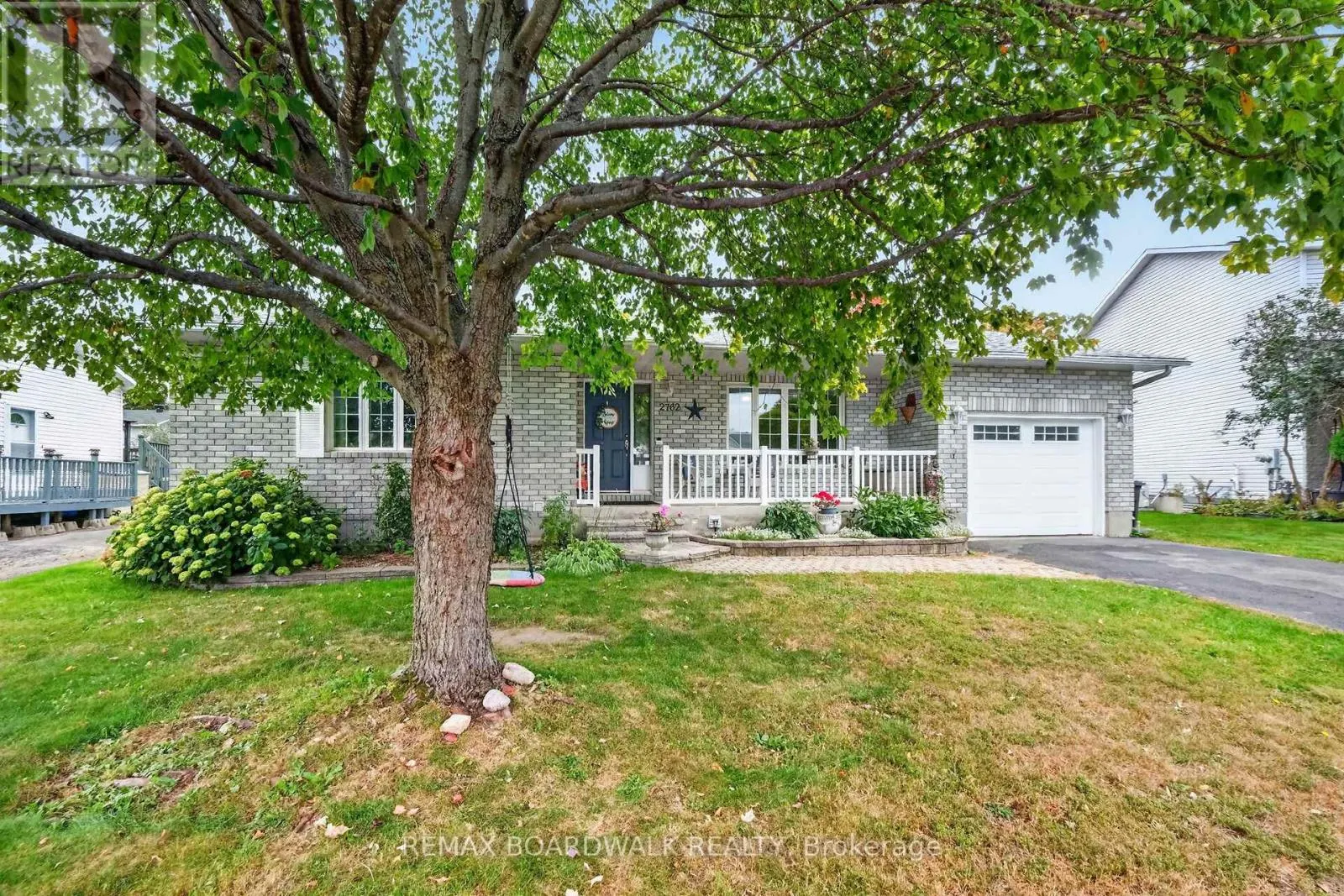 2762 JULIE STREET