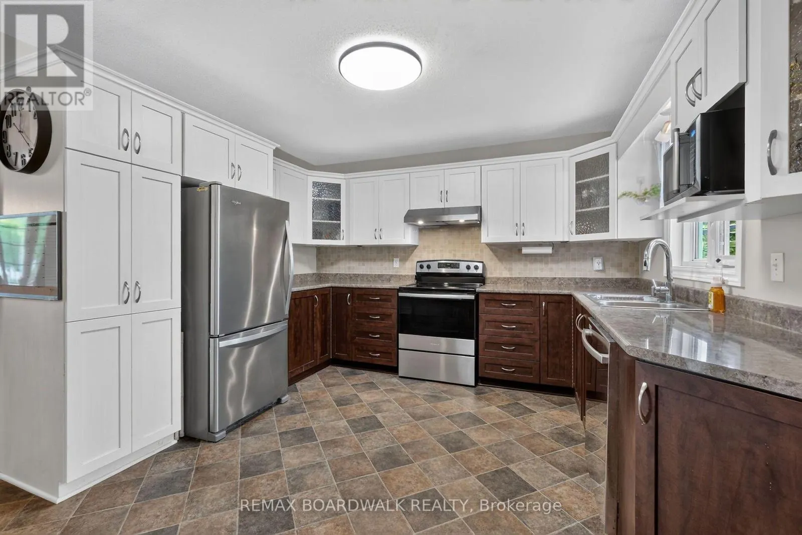 2762 JULIE STREET