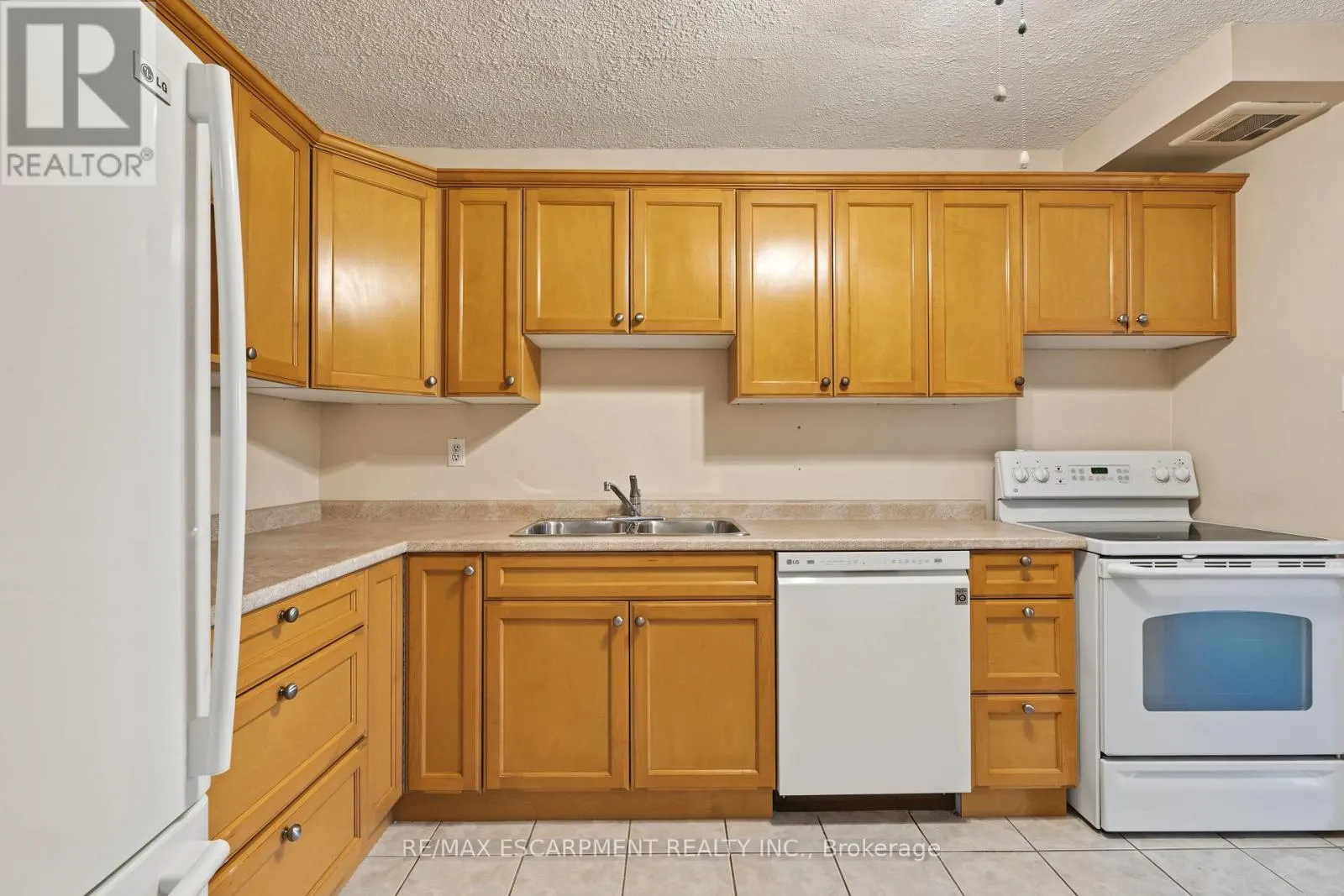 504 - 640 WEST STREET