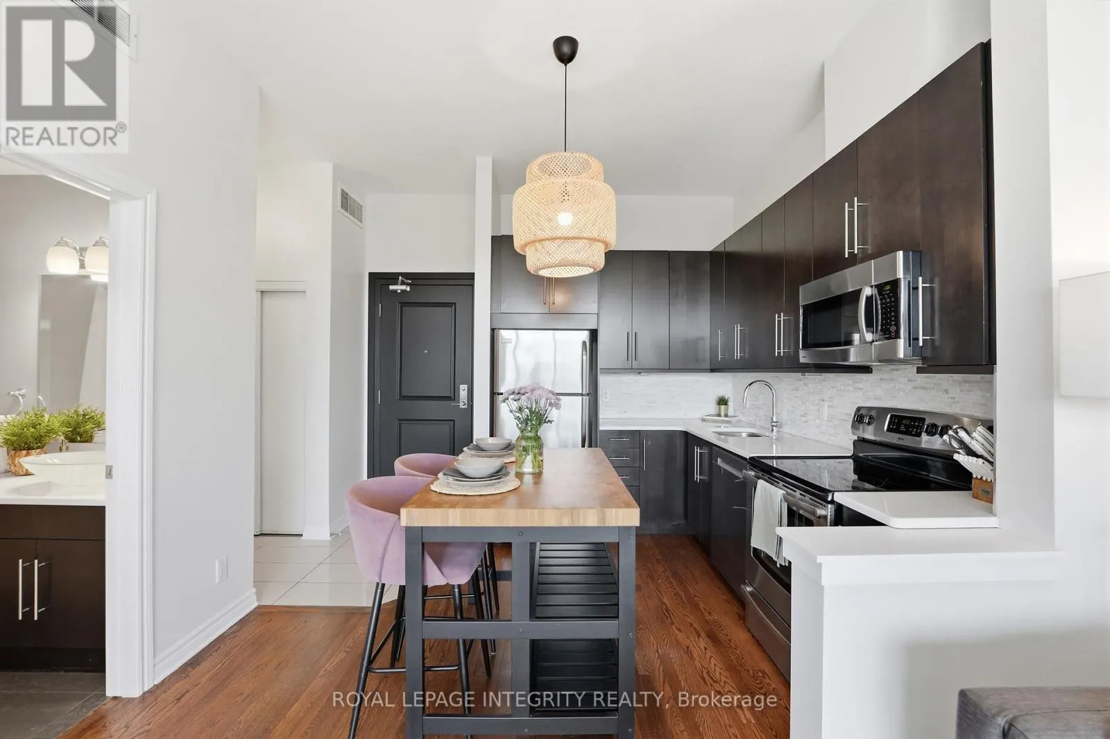 310 - 682 CHURCHILL AVENUE N