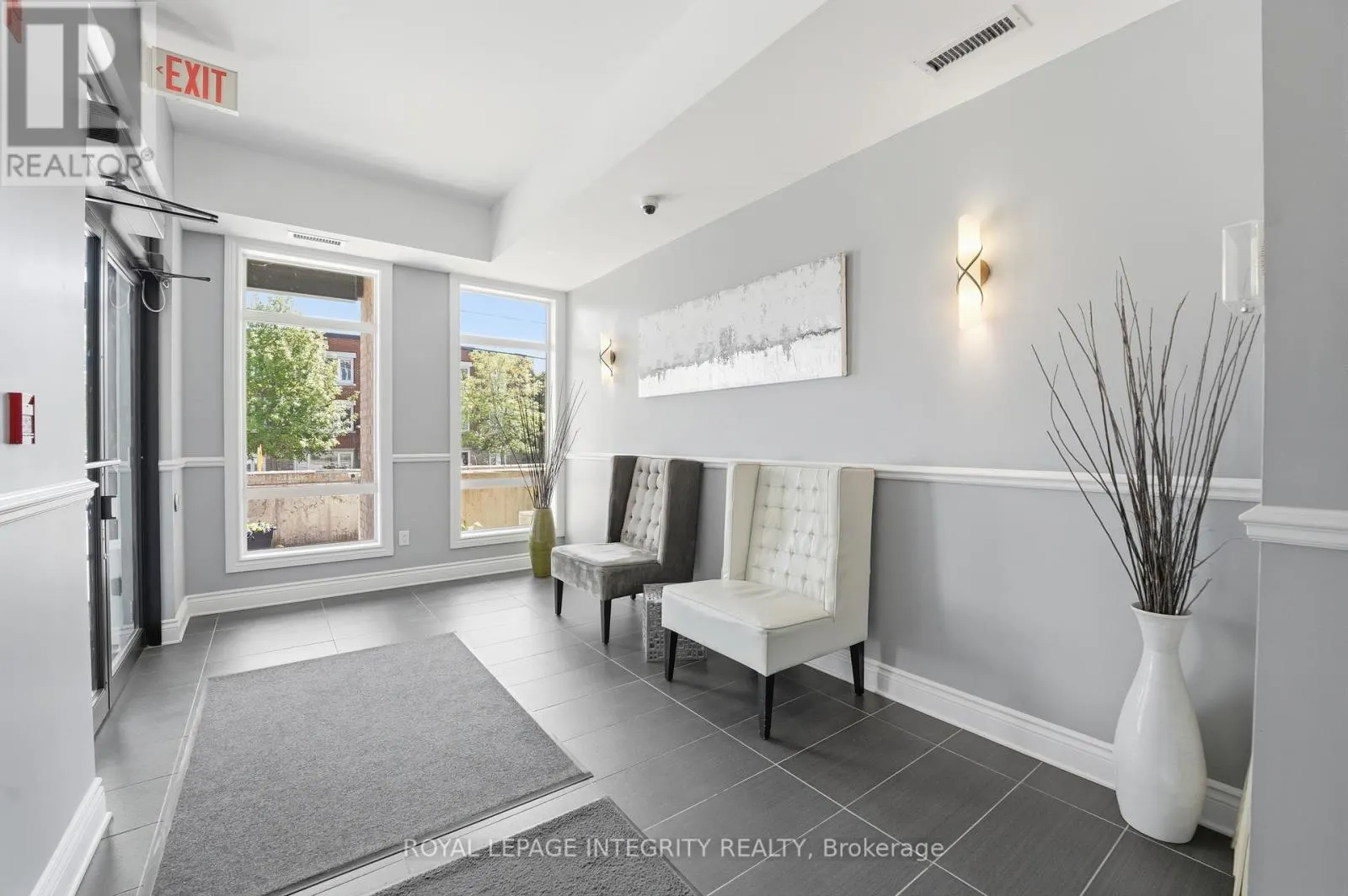 310 - 682 CHURCHILL AVENUE N