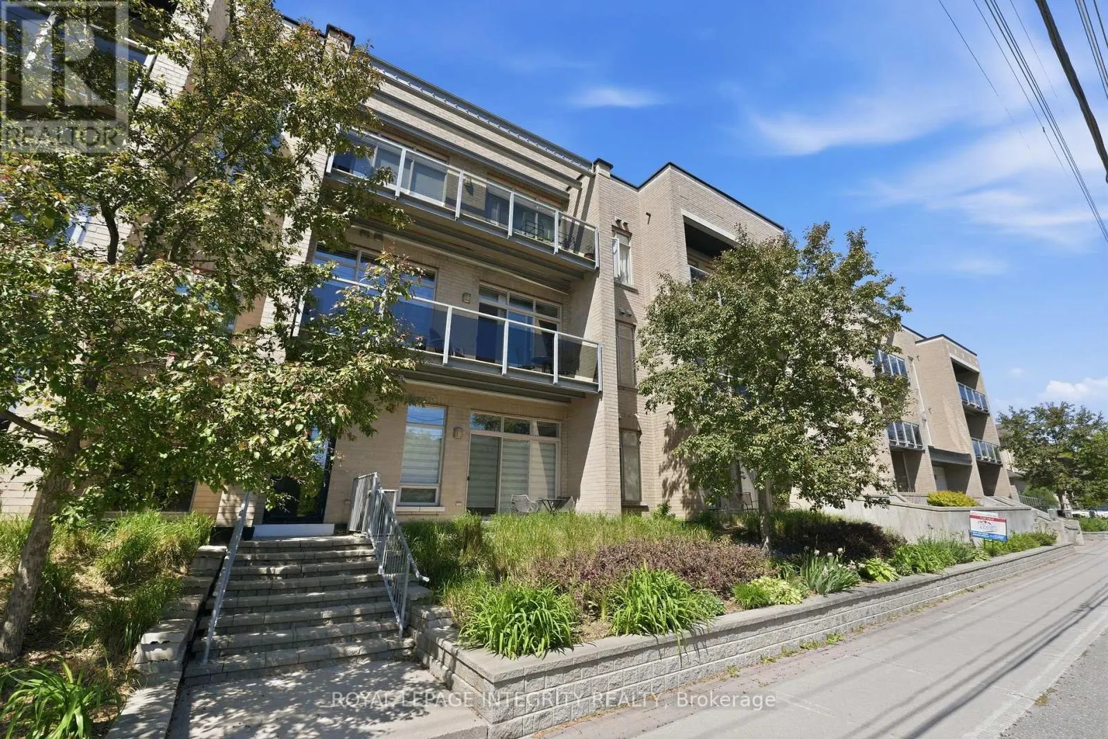 310 - 682 CHURCHILL AVENUE N