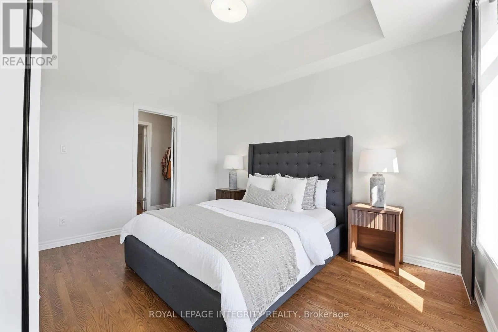 310 - 682 CHURCHILL AVENUE N