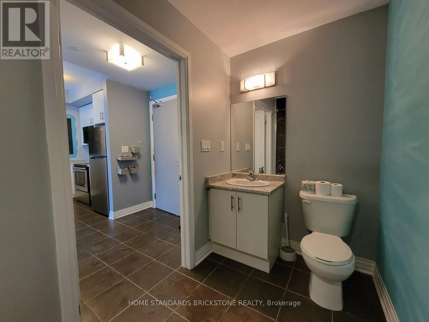 323 - 10 CONCORD PLACE