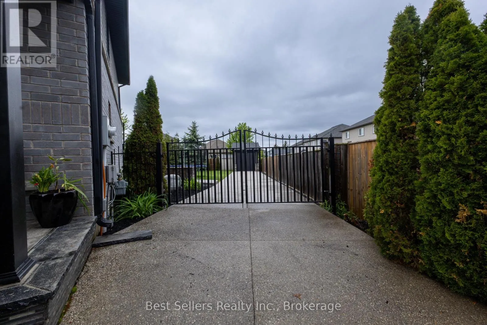 214 CARDINAL CRESCENT