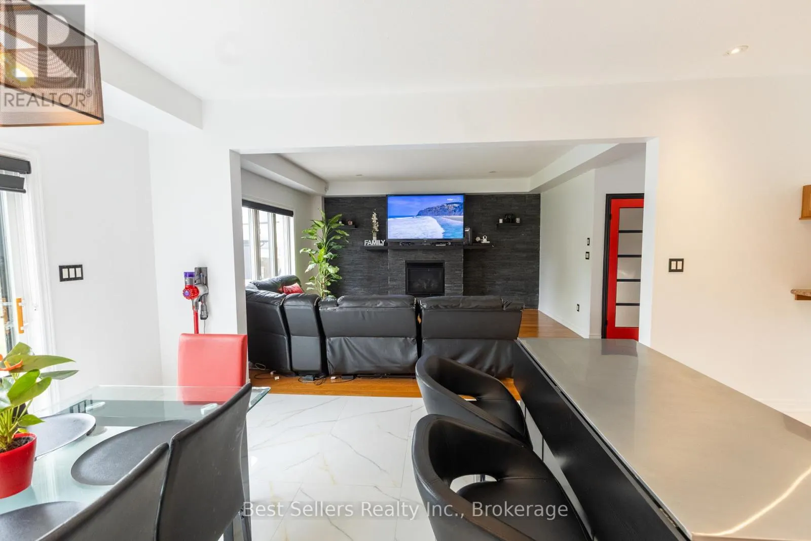 214 CARDINAL CRESCENT